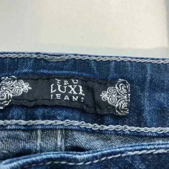 LUXE Blue Jeans - Picture 2 of 7